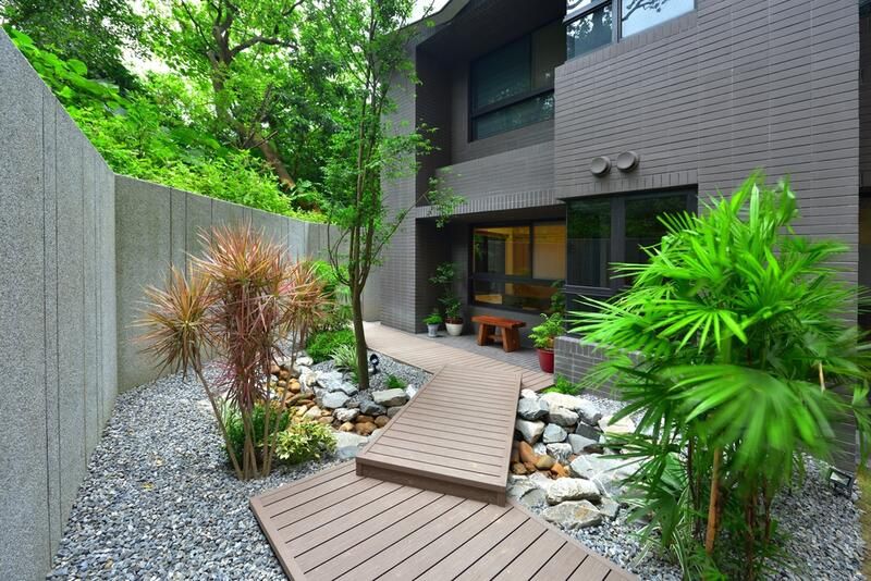 The Best Ways to Transform Your Side yard With Landscaping Ideas - Shrubhub