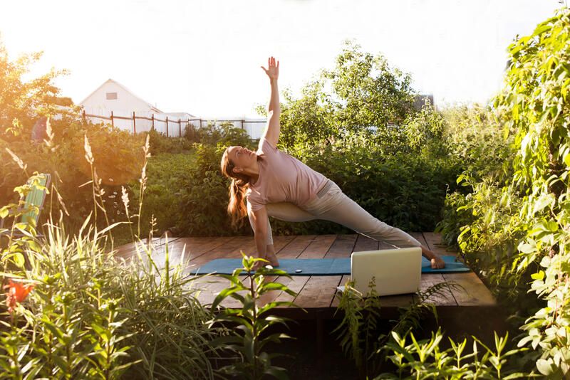 Garden Yoga Ideas: Learn About Benefits Of Yoga In The Garden