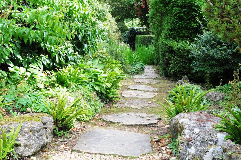 DIY Stepping Stones Ideas to Try In Your Yard - Shrubhub