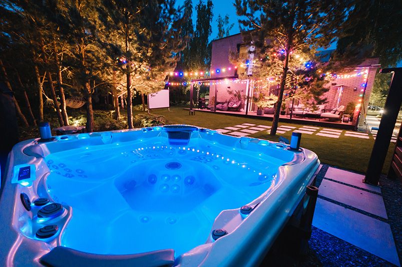 10 Creative Backyard Hot Tub Design Ideas for 2025 - Shrubhub