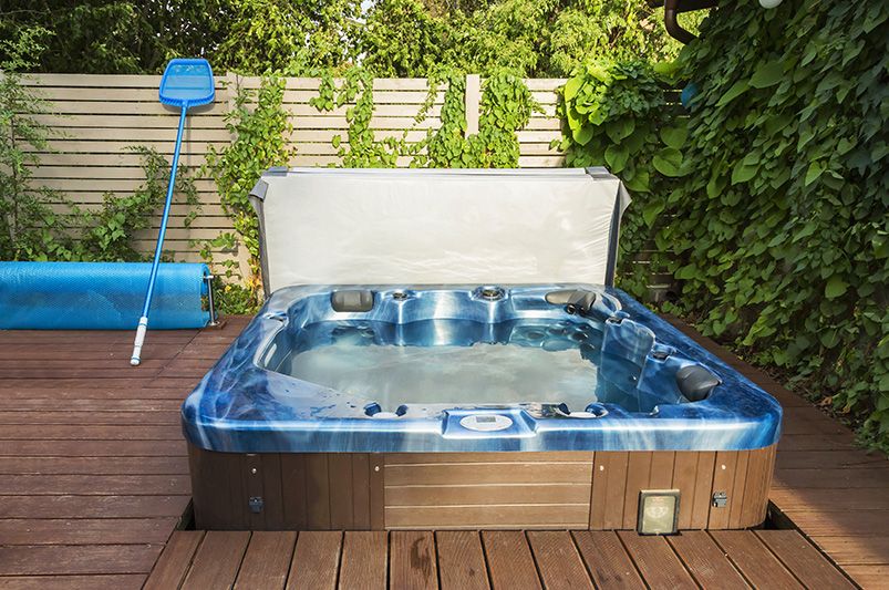 10 Creative Backyard Hot Tub Design Ideas for 2025 - Shrubhub