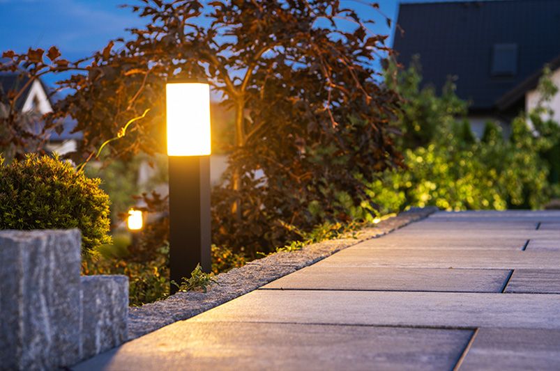 Landscape Lighting Made Easy: A Beginner's Guide - Shrubhub